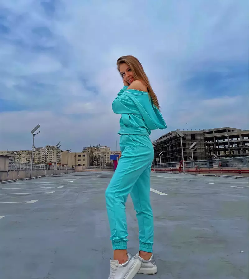 Cum arată astăzi Jennifer Dumitrașcu. Carina din serialul Îngerașii are 19 ani (5)