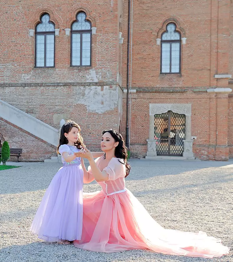 0_andreea_marin_violeta_3.jpg