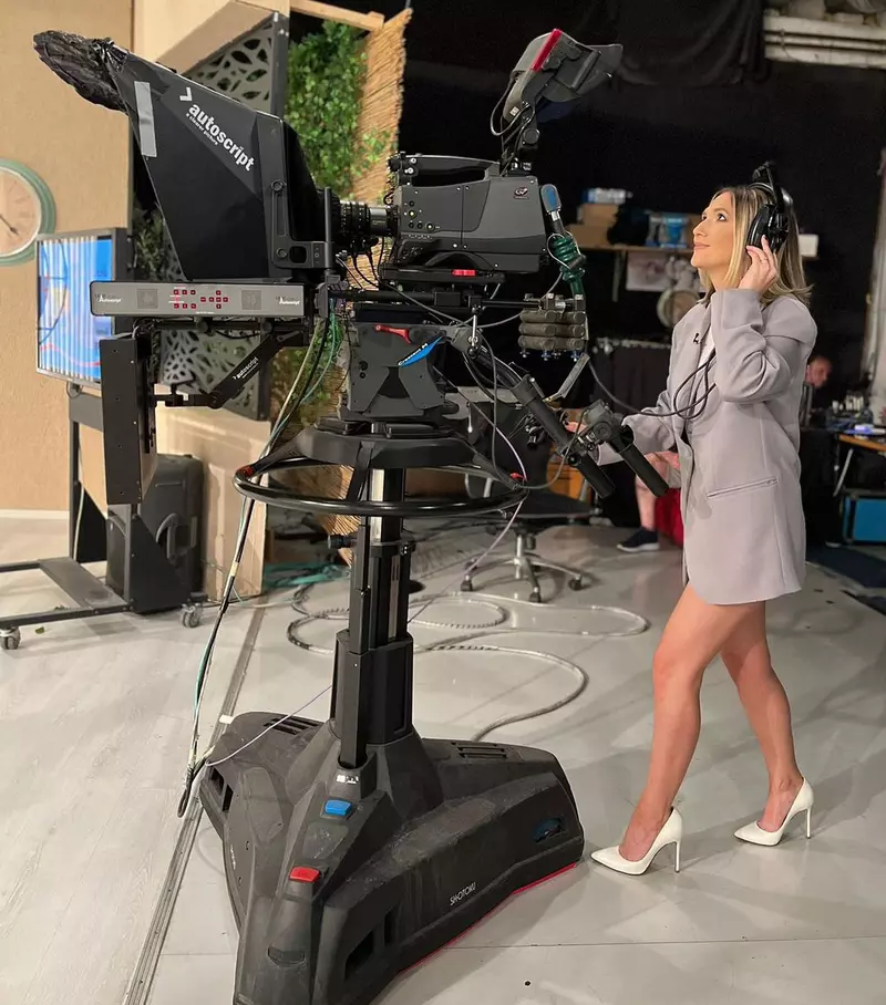 Adela Popescu a dezvăluit că ceva îi lipsește. Prin ce trece vedeta Pro TV. „Mă arde dorul”