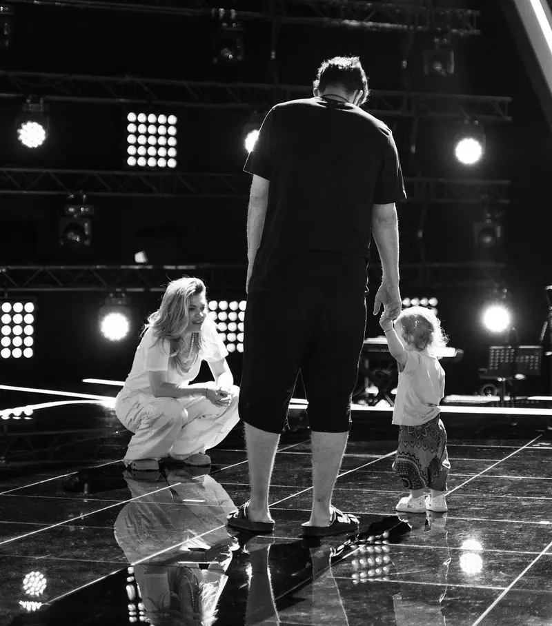 gina-pistol-smiley-8