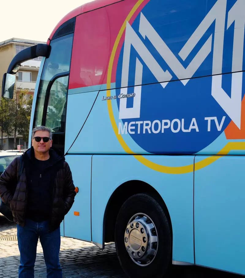 Mircea Radu_Noi_romanii