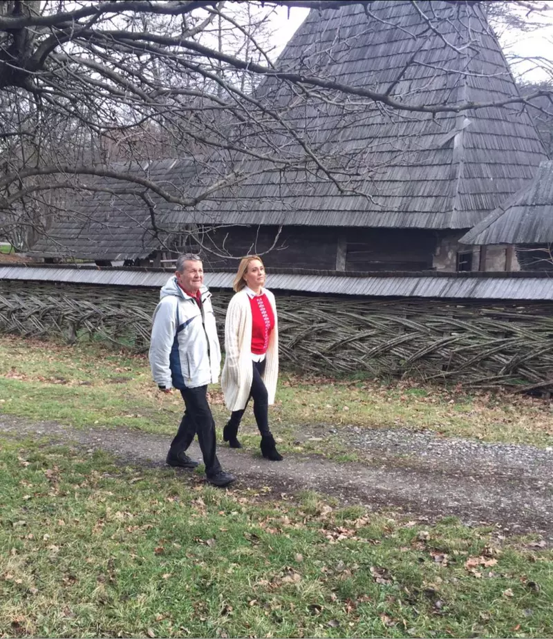 Tatăl Andreei Esca a împlinit 84 de ani. Ce i-a transmis prezentatoarea de la Pro TV