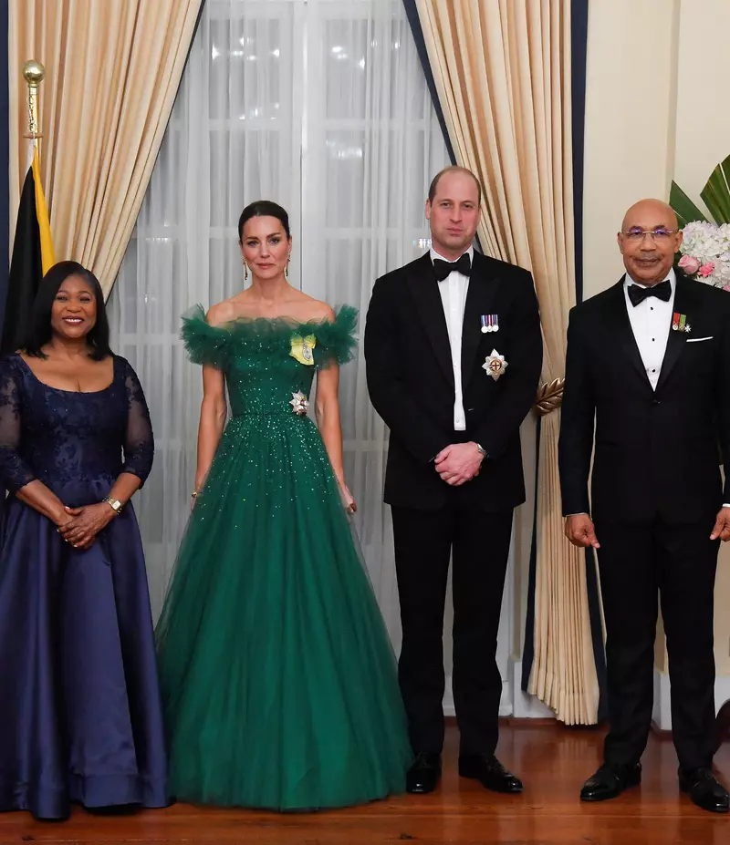 Kate Middleton rochie verde smarald