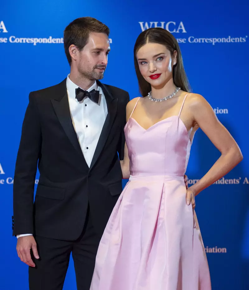 Miranda Kerr va deveni mamă pentru a patra oară. Modul inedit în care a anunțat vestea