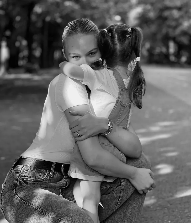 Gina Chirilă și fiica ei și a lui Bogdan Vlădău, Katia (1)