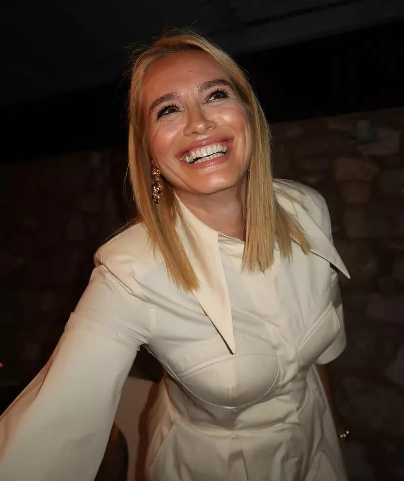 Andreea Esca a împlinit 52 de ani  (6)
