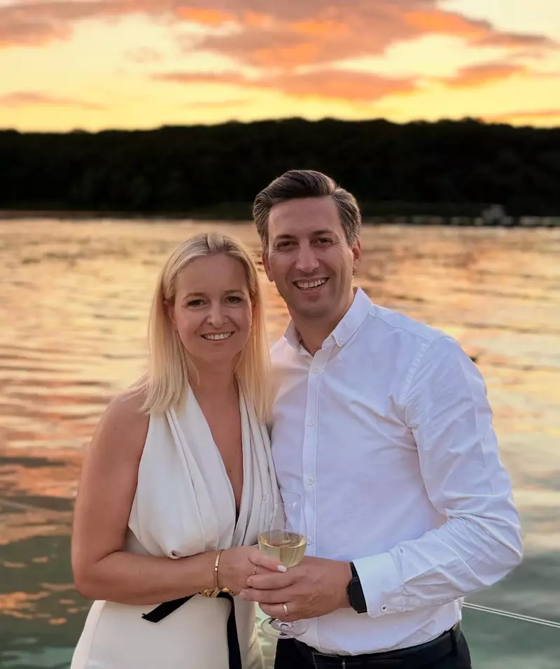 Cum arată soția lui Cosmin Stan  (13)