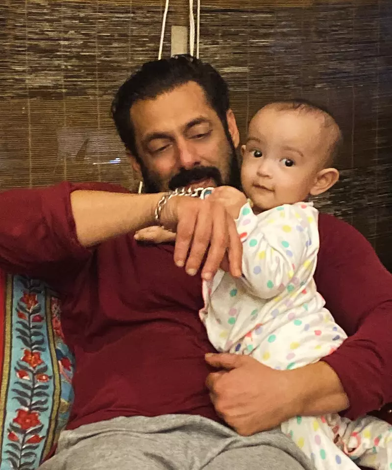 Iulia Vântur, mesaj pentru Salman Khan de ziua lui  (2)