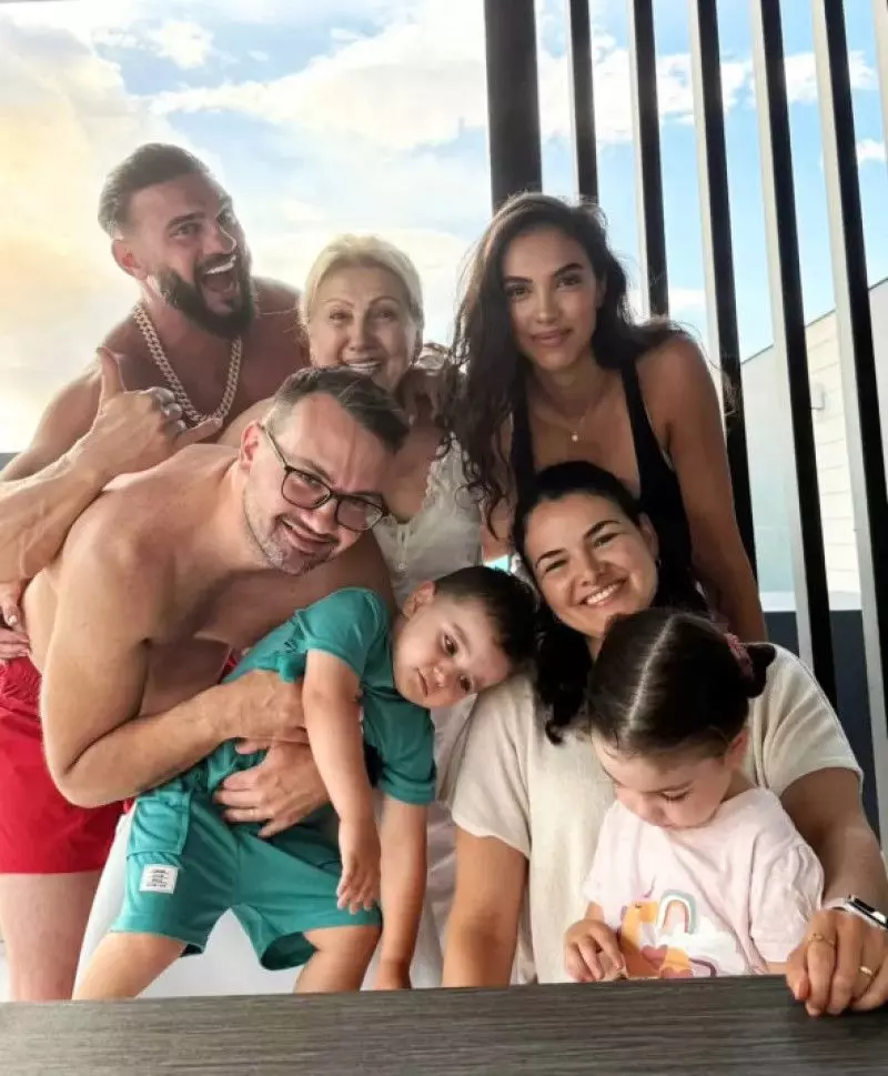 dorian cu familia