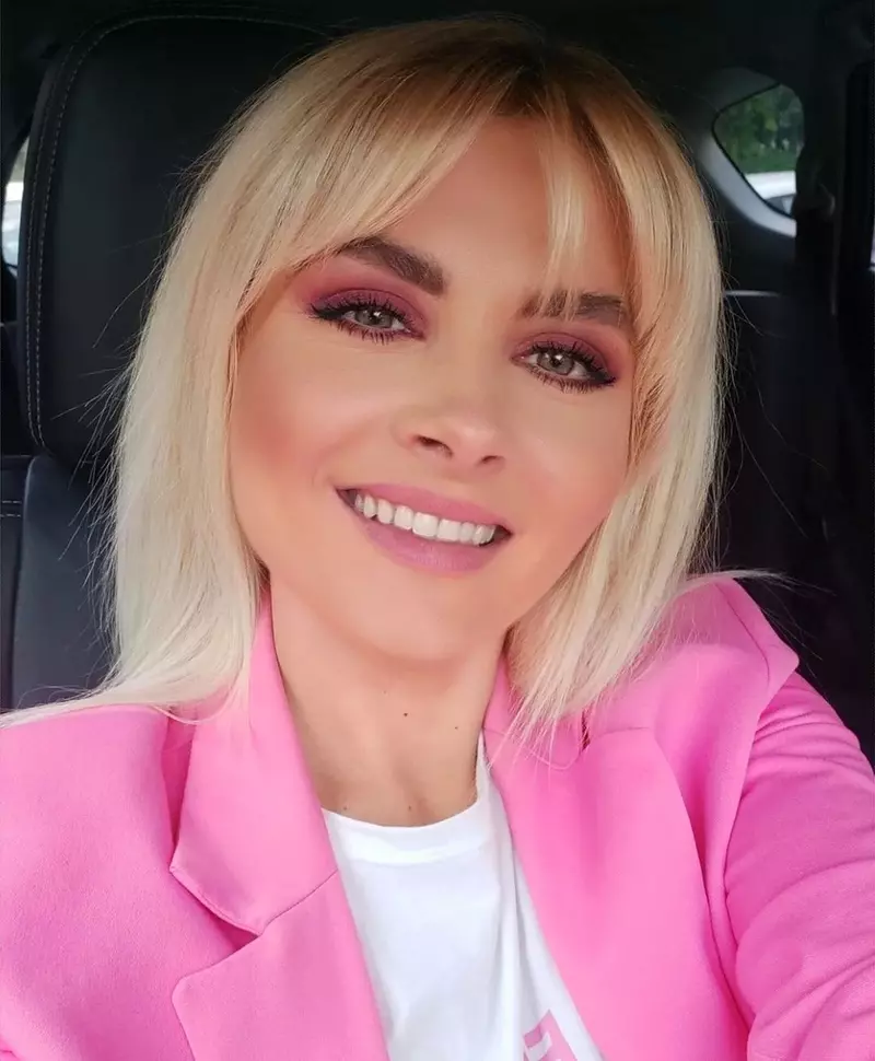 Trupa-A.S.I.A.-se-reuneste-1