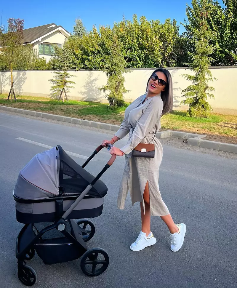 Diana Enache fetița