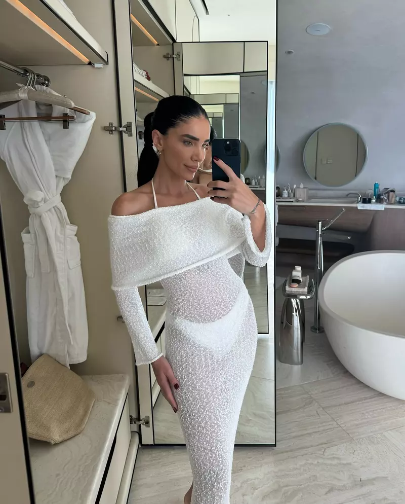 Adelina Pestrițu, imagini din resortul de lux din Arabia Saudită (9)