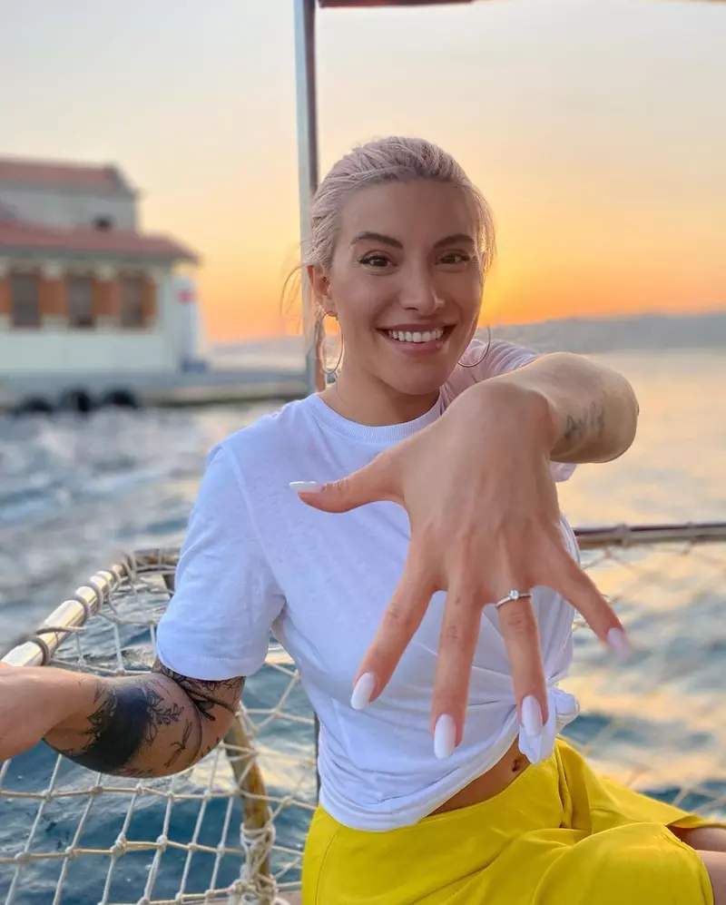 Nicoleta Nucă a fost cerută de soție la Istanbul. Cum arată inelul de logodnă (2)