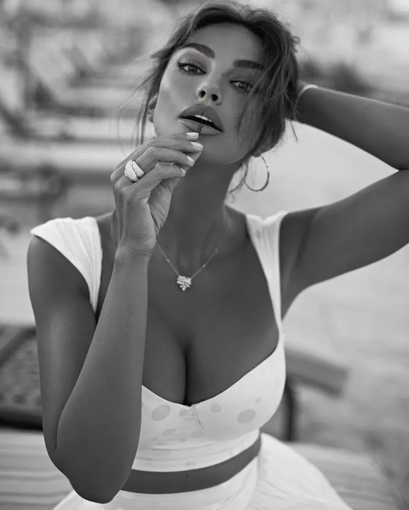 Imagini-rare-cu-Madalina-Ghenea-alaturi-de-fiica-si-de-mama-ei.-Destinatia-de-lux-unde-s-au-relaxat-10