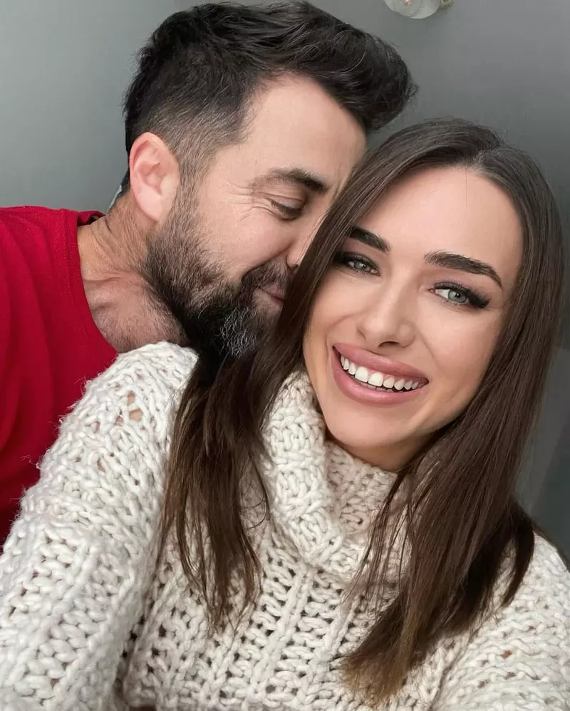 Cornel şi Iustina de la Insula Iubirii (1)