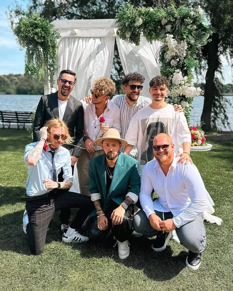 emi-de-la-noaptea-tarziu-si-iubita-lui-s-au-casatorit-cine-sunt-nasii.-primele-imagini-3