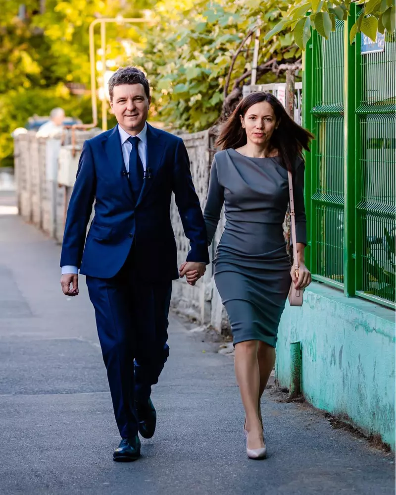 Nicușor Dan la vot primul tur alegeri mai 2025 (1)