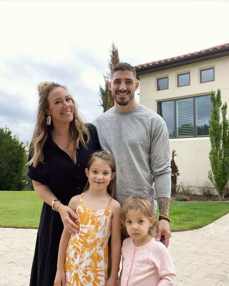 Haylie Duff, Matt Rosenberg și fiicele lor (1)