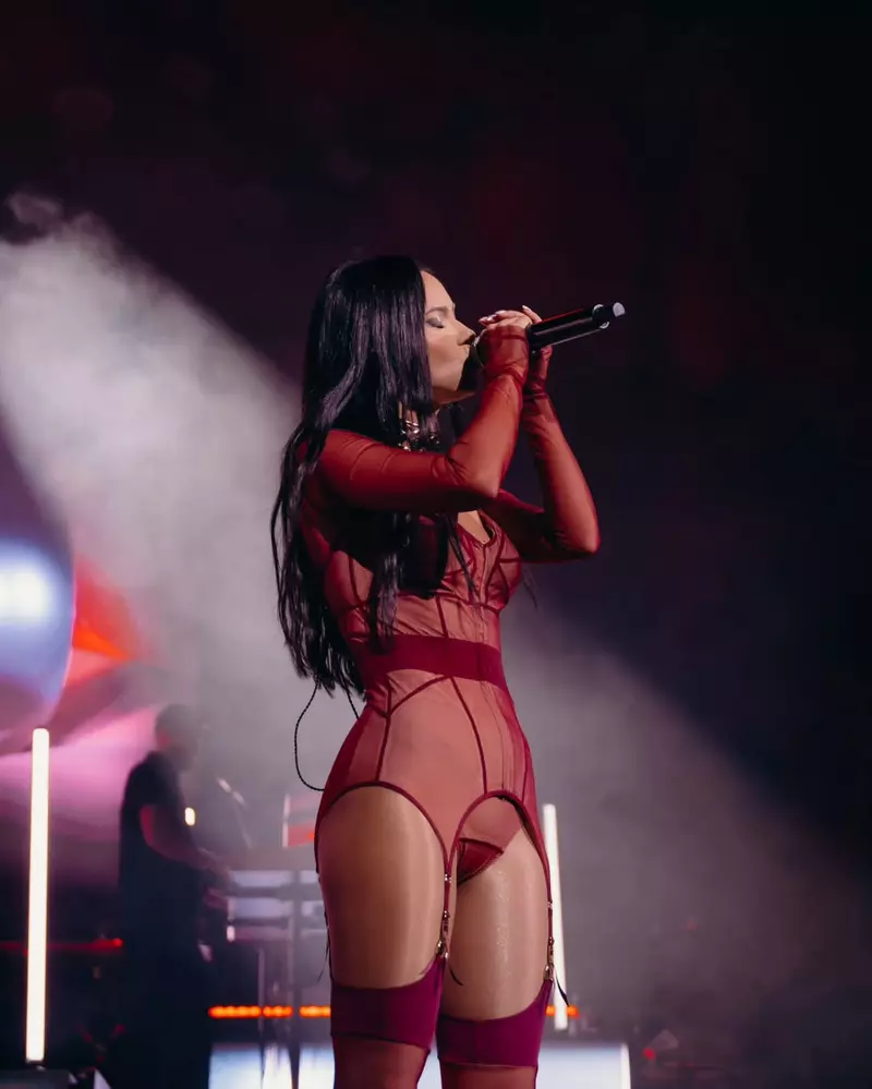 INNA-a-cucerit-Parisul-Primul-concert-la-Zenith-La-Villette (3)