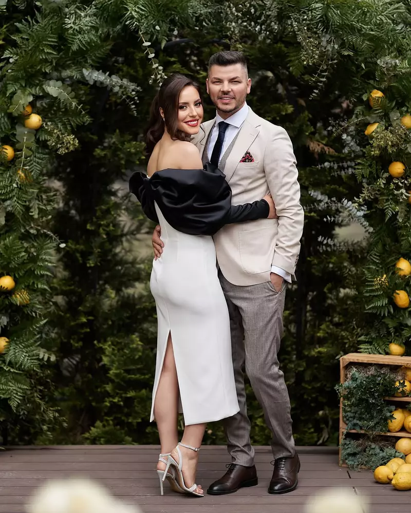 Valentin-Luca-s-a-căsătorit-civil-cu-Roxana-Ghiorghian (3)