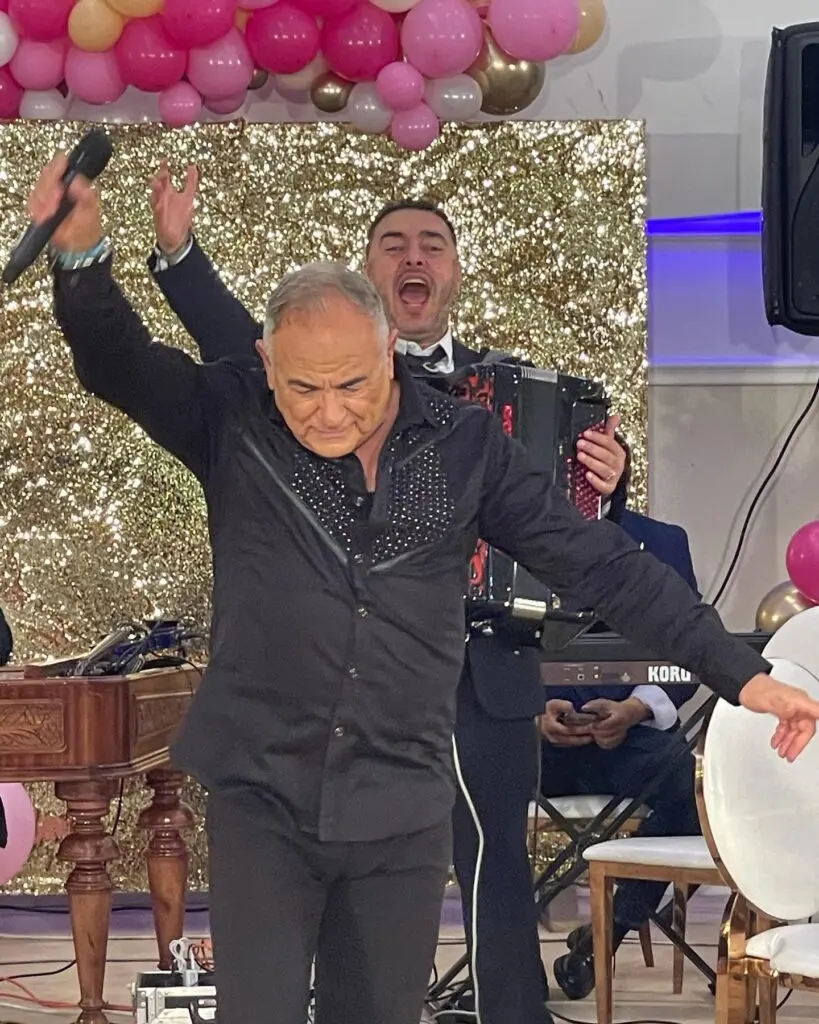 george-in-queens - Viva.ro