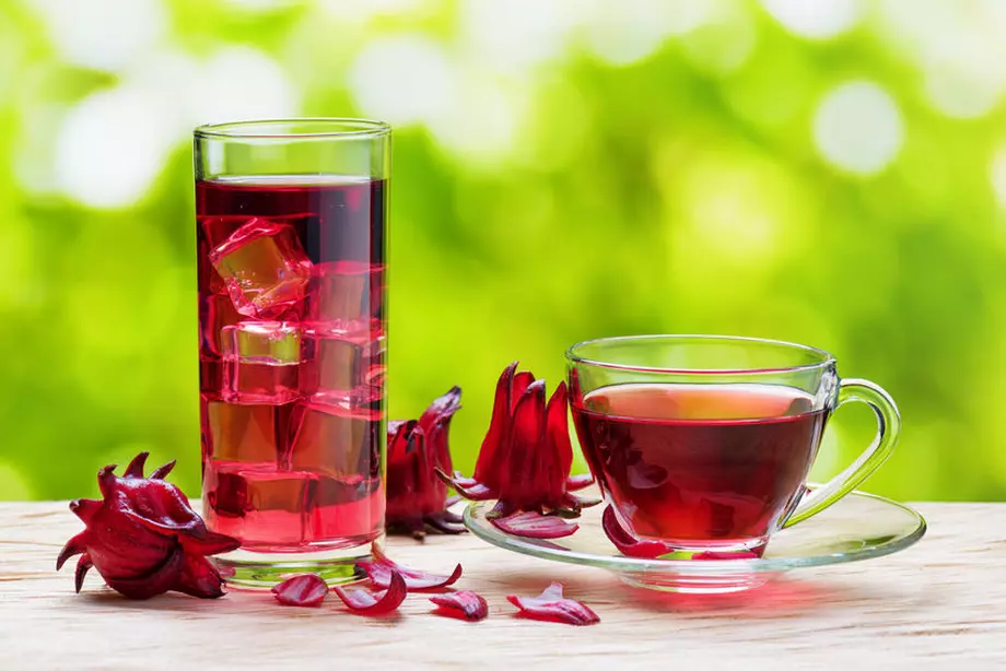 10 motive pentru care este bine să bei ceai de hibiscus zilnic