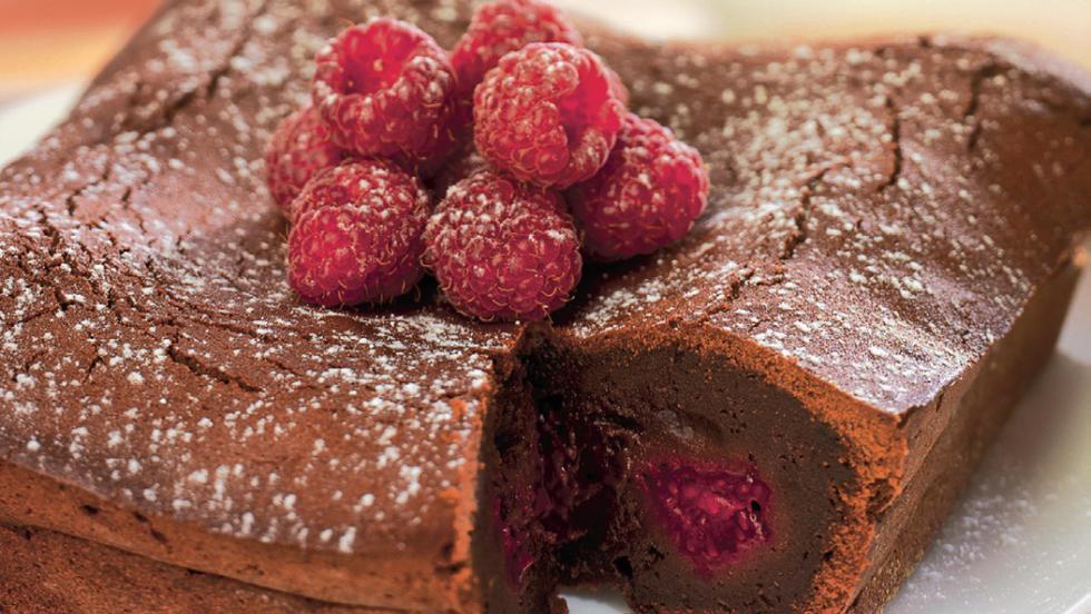 Prăjitură Fină Cu Ciocolată și Zmeură Culinar Dulciuri Prajituri Retete Culinare Avantaje Ro De 20 De Ani Pretuieste Femei Ca Tine