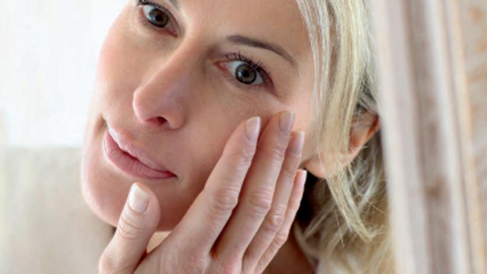 Menopauza: ce este, când se instalează, care sunt simptomele şi cum se tratează