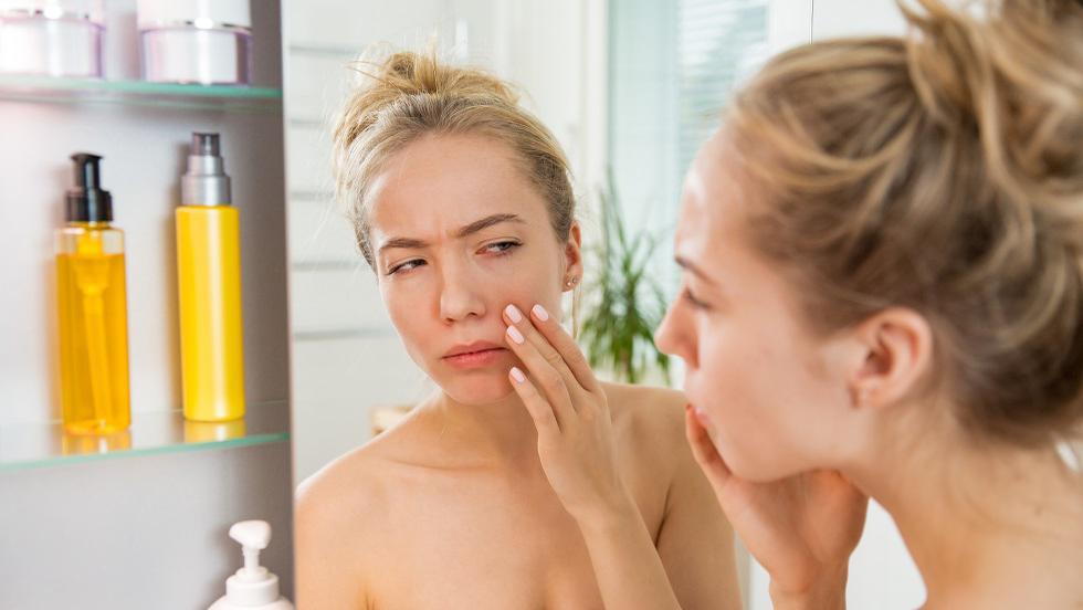 Te Trezești Mereu Cu Fața Umflată Uite De Ce Se Intamplă Acest Lucru și Cum Poți Rezolva Această Problemă Frumusete Frumusete Si Moda Avantaje Ro De 20 De Ani Pretuieste