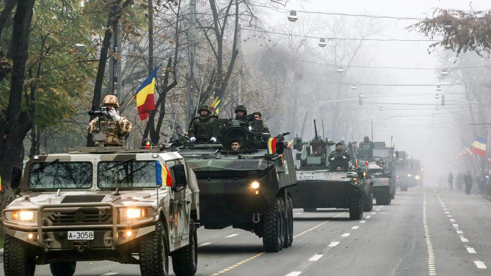 Parada Militară De 1 Decembrie 2017 Tot Ce Trebuie Să știi Despre Ziua Națională A Romaniei Vezi Defilarea Live Stiri Avantaje Ro De 20 De Ani Pretuieste Femei Ca Tine