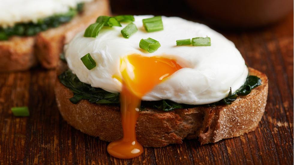 Cum Se Prepară Un Ou Poșat ține Cont De Acest Truc și Iți Va Ieși Perfect De Fiecare Dată Culinar Retete Culinare Avantaje Ro De 20 De Ani Pretuieste Femei Ca Tine