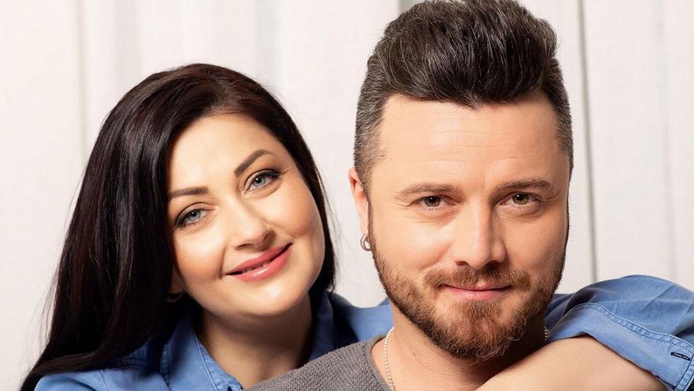 Gabriela Cristea È™i Tavi Clonda Gest Incredibil Pentru NevoiaÈ™i