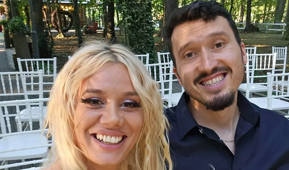 Anisia Gafton și Florin Serghei s-au căsătorit. Primele imagini de la cununia civilă: "Totul a fost făcut într-un cadru intim"