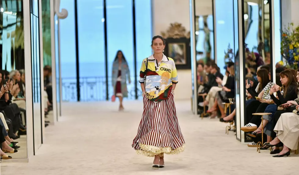 Chanel Cruise 2027: Matthieu Blazy revine la originile casei în Biarritz