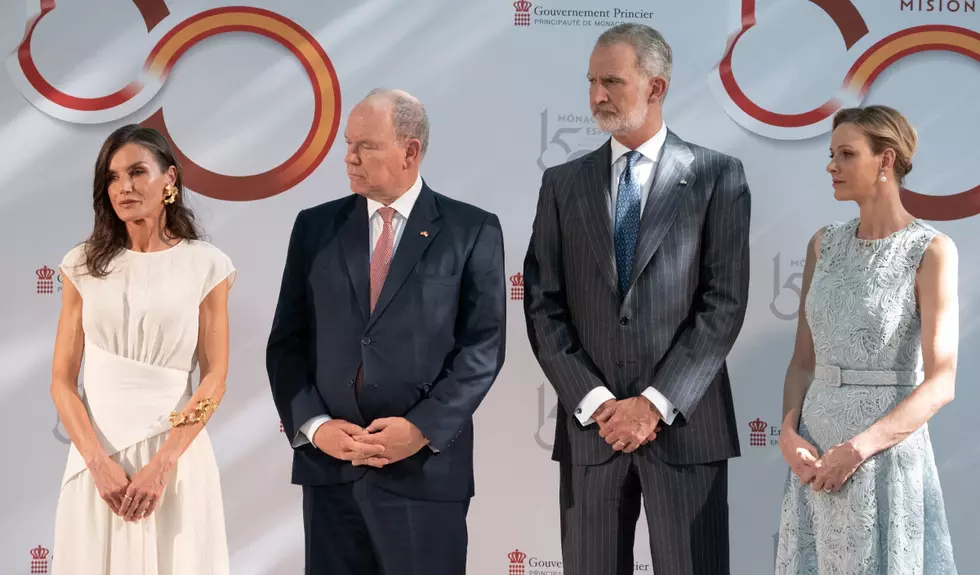 Prințesa Charlene de Monaco, în centrul unei controverse după întâlnirea cu Regele Felipe și Regina Letizia. Gestul care a împărțit internetul