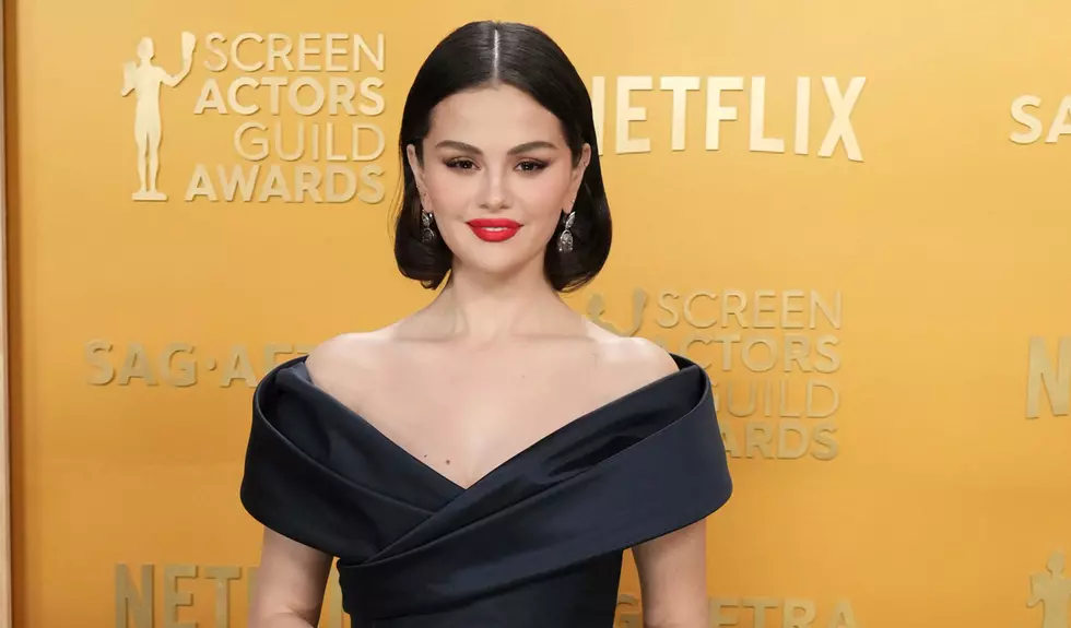 Selena Gomez, apariție spectaculoasă la cina organizată înaintea nunții lui Taylor Swift. Artista a purtat diamante în valoare de 40.000 de dolari