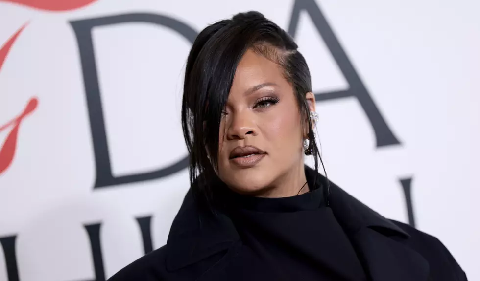 Rihanna a dezvăluit imagini emoționante cu cei trei copii ai ei, pe strada din Barbados care îi poartă numele