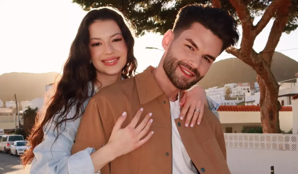 Cleopatra Stratan și Edward Sanda, imagini superbe din vacanța în Santorini. Ipostazele tandre în care au apărut împreună