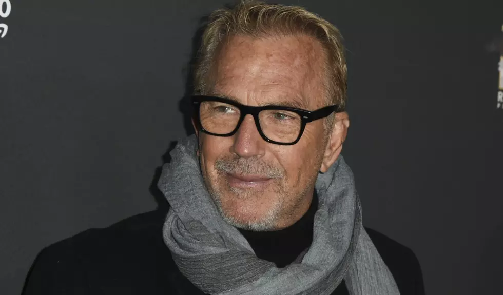 Noua parteneră a lui Kevin Costner ar fi cu peste 30 de ani mai tânără decât actorul. Cu ce se ocupă aceasta și cum ar fi debutat relația lor?