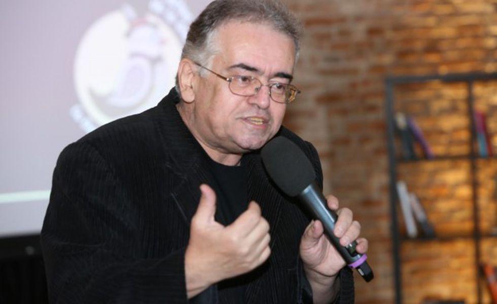 Dan C MihÄilescu VÄ AÈteaptÄ La Cartea De La Ora 5 Tvmania Ro