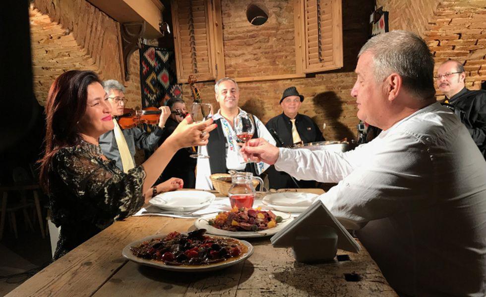Ghici Cine Vine In Bucătăria Lui Dinescu La Politică și Delicatețuri Tvmania Ro