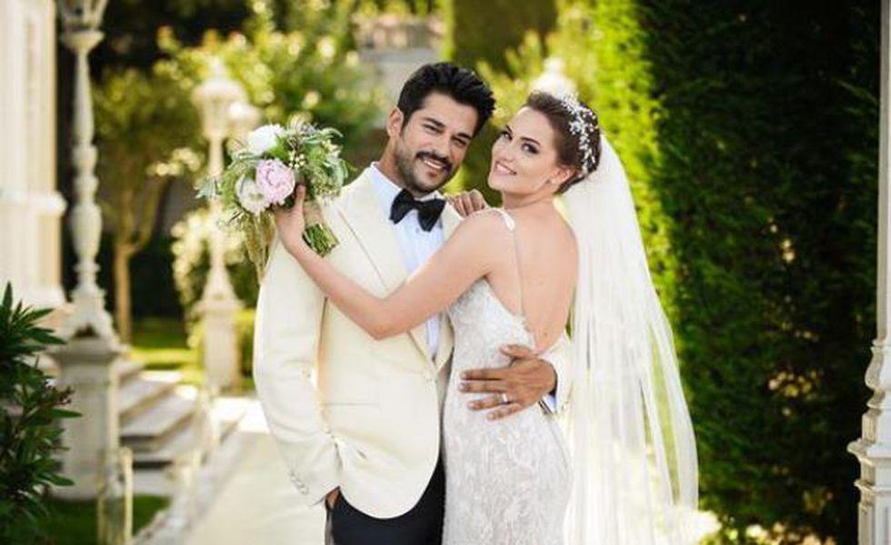 Foto Cum Au Arătat Burak Ozcivit Si Soţia Sa La Premiera Filmului Kardesim Benim 2 Tvmania Ro