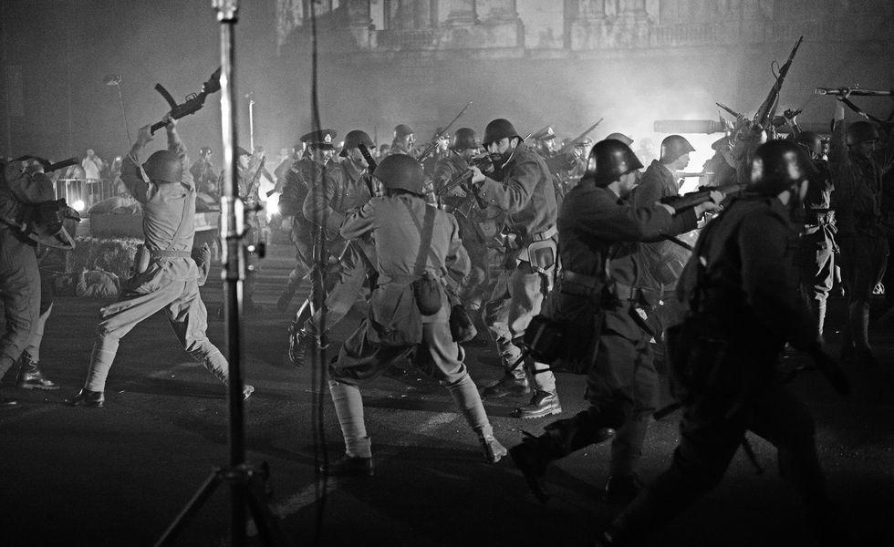 Cel Mai Nou Film Al Lui Radu Jude Imi Este Indiferent Dacă In Istorie Vom Intra Ca Barbari Are Premiera Mondială Pe 2 Iulie Tvmania Ro