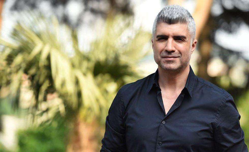 Ozcan Deniz Surpriză De Zile Mari Pentru Fanii Săi Actorul A Produs Un Serial Chiar La El Acasă Tvmania Ro