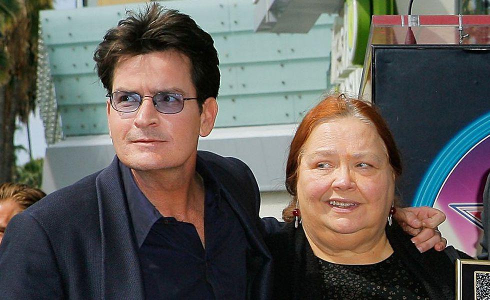 A Murit Berta Din Doi Bărbați și Jumătate Cum A Reacționat Charlie Sheen Cand A Primit Vestea Tristă Tvmania Ro