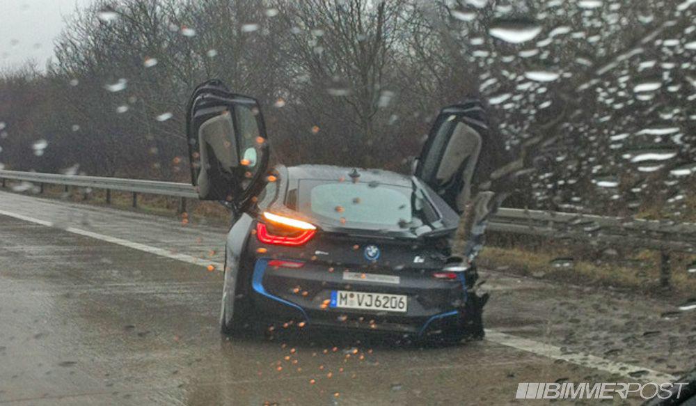 Senzational: Accident cu BMW i8