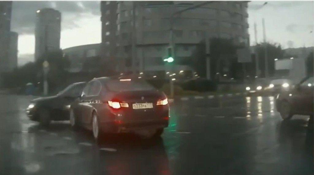 Video incredibil! In Rusia apar masini fantoma. Priviti acest video si spuneti-ne ce credeti.