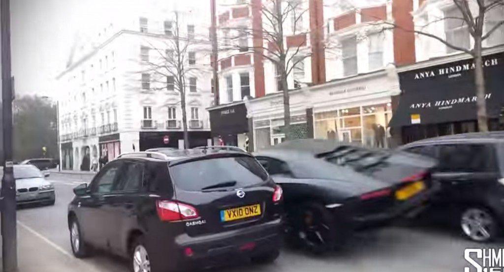 Lamborghini Aventador – accident filmat pe strazile din Londra (video)