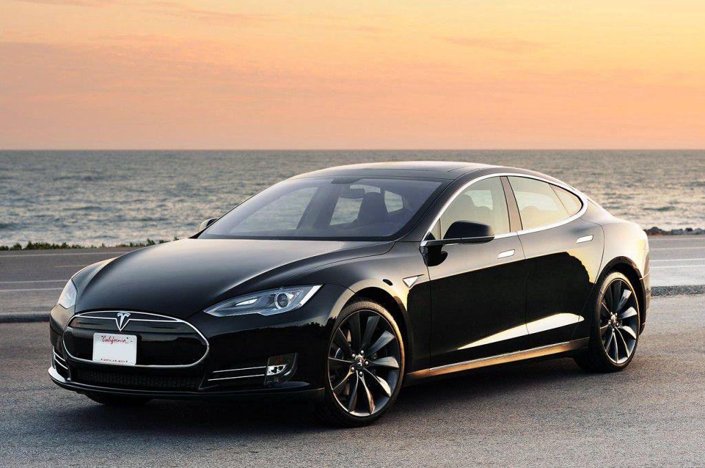 Tesla ar putea deschide o fabrica in Europa