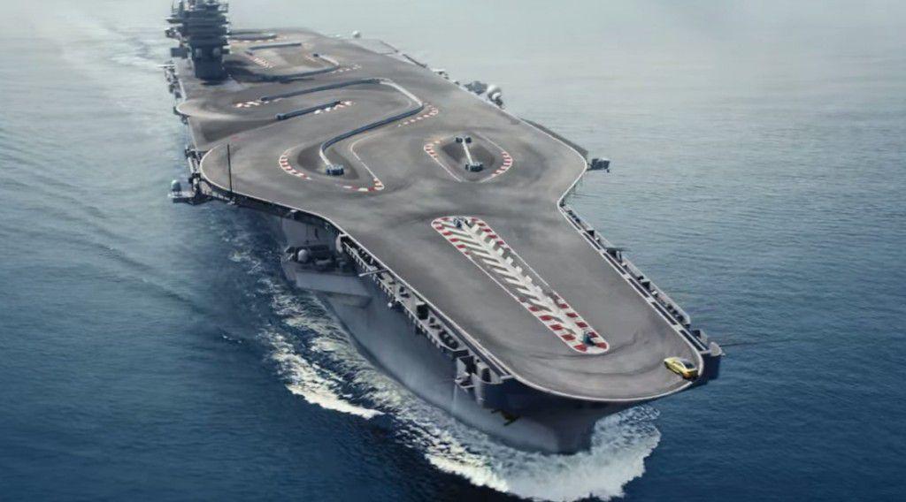 BMW M4 Coupe rupe asfaltul pe cel mai inedit circuit din lume